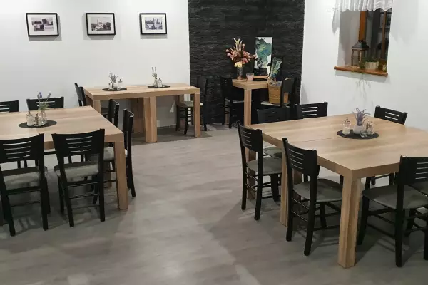 Restaurace penzionu Vinařství Poppovi Šatov