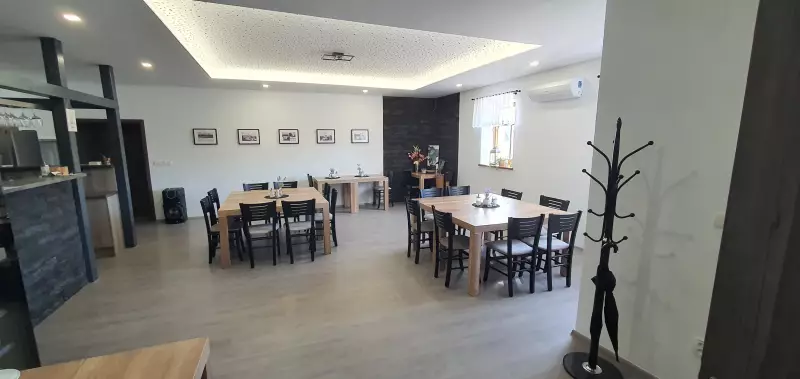 Restaurace penzionu Vinařství Poppovi Šatov