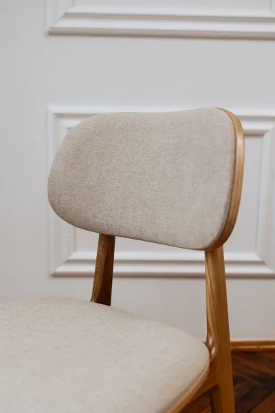 Bunny buk s čalouněným sedákem a opěrkou- detail.